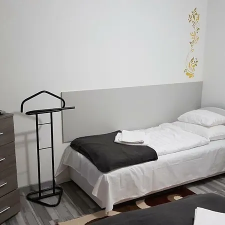 아파트 Aviator Apartman