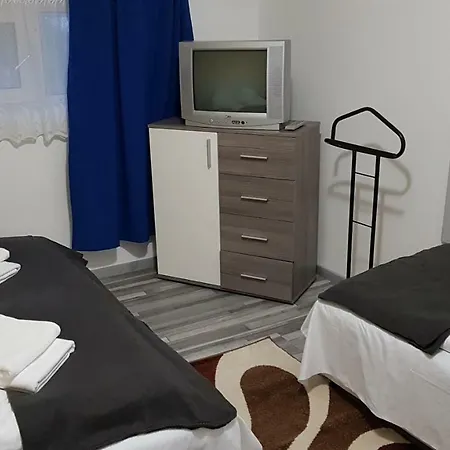 아파트 Aviator Apartman *