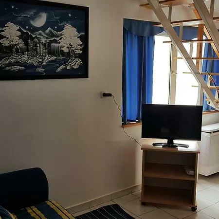 아파트 Aviator Apartman 에게르