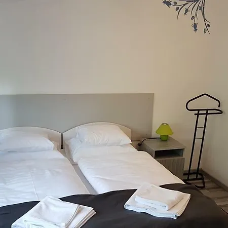 Aviator Apartman 아파트 *