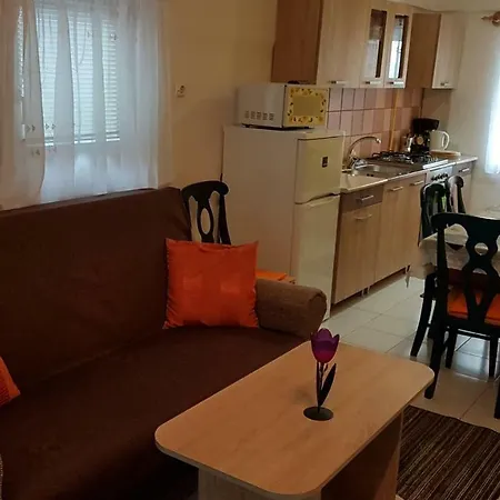 Aviator Apartman 아파트 *